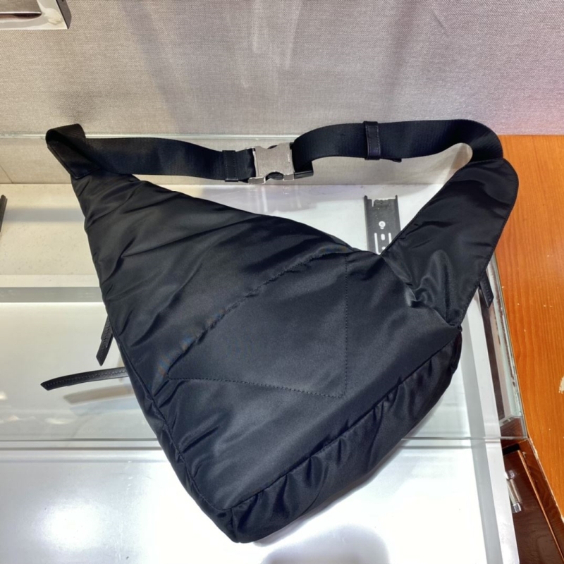 Pra*a waist chest packs